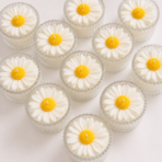 Daisy Flower Scented Soy Wax Candle in Glass Jar for Home Decor & Gifts - Image 4